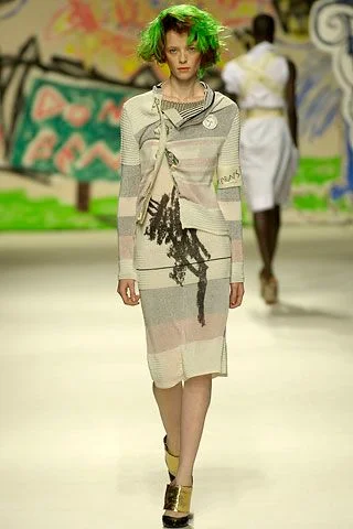 Look 16